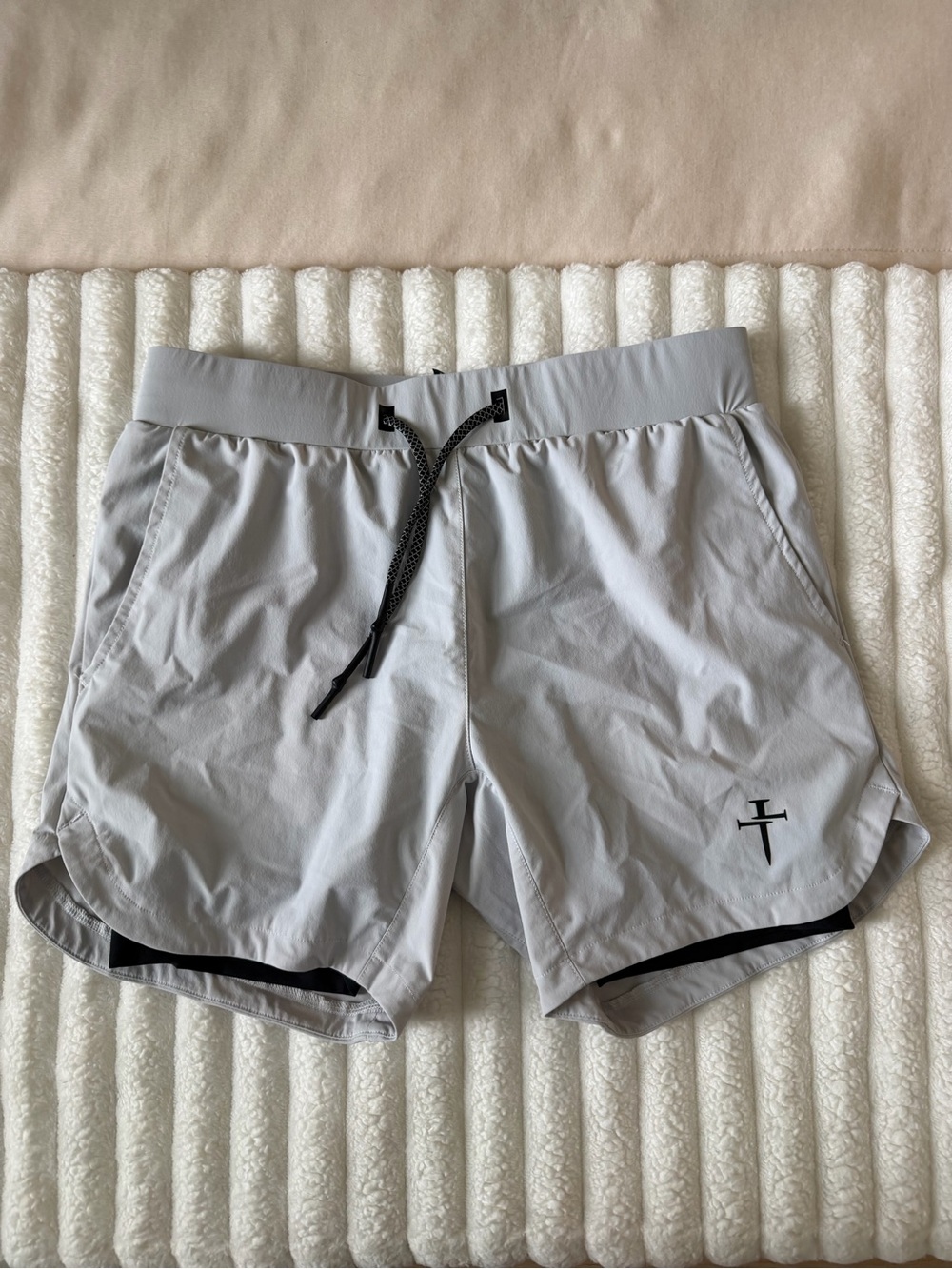 Three Nails Men's Light Gray Shorts with Drawstring